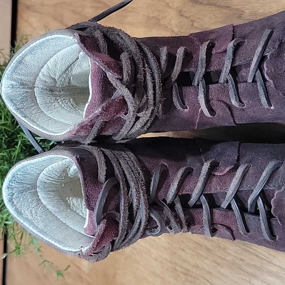 Freebird By Steven Cage in Burgundy 6 - Picture 7 of 14